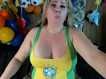 Stripchat Free Porn Cam of Danna_topless