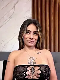 Stripchat Live Porn of Amara_Velvet_