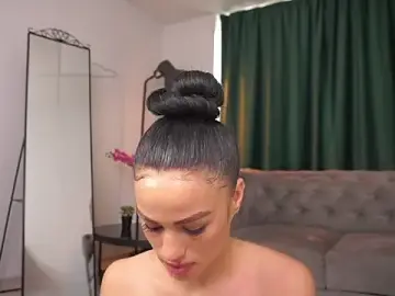 Stripchat Sex Cam of YaraCrave