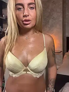 Stripchat Adult Webcam of CharlottemilfUKx