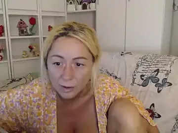 Stripchat Adult Video Chat of _karolynesyera_