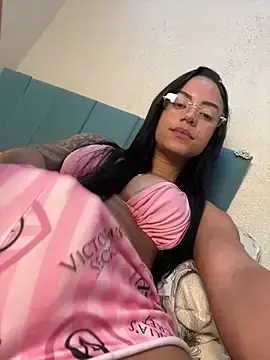 Stripchat Free Porn Cam of Elamesmamorena