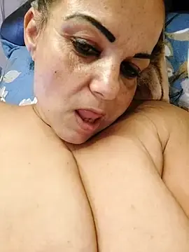 Stripchat Free Live Porn of IvettkeXXX