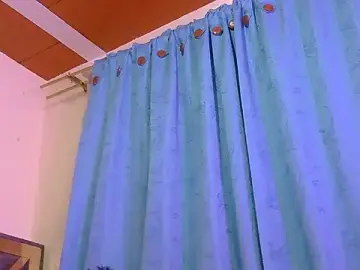 Stripchat Live Porn of tinny_emiily