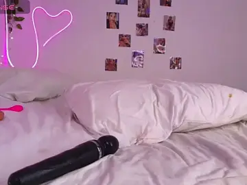 Stripchat Live Sex Cam of cinniaa_