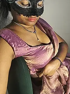 Stripchat Live Porn of DIRTYSECRET_QUEEN_07