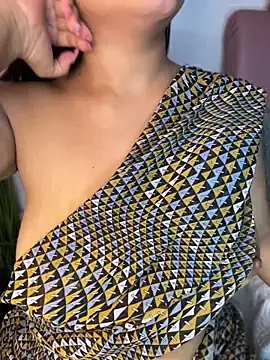 Stripchat Best Webcam of shara_queen1