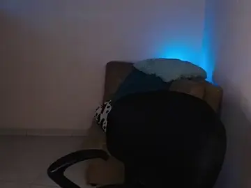 Stripchat Sex Cam of iam_emy