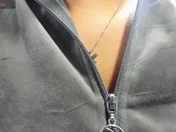 Stripchat Best live sex cam show of miaa_scott7