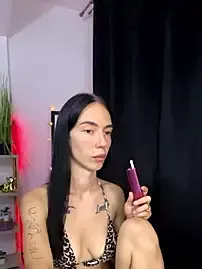 Stripchat Live Sex Cam of Celine_Roxelle