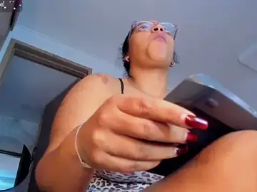 Stripchat Adult Webcam of iriss_25