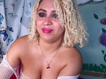 Stripchat Free Porn Cam of Lucy_White__