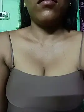 Stripchat Sex Cam of ANGEL_QUEEN09