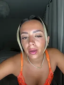 Stripchat Watch Live Sex Cams of Harrietbronzex