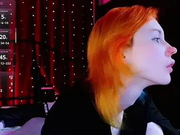 Stripchat Adult Webcams of Kiara_Age