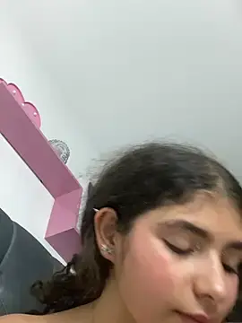 Stripchat Free Porn Cam of LINDA-0123