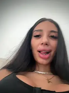Stripchat Live Sex Cam of BlueEyes_BB