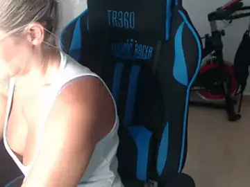Stripchat Watch Live Sex Cams of LARACRUZ30