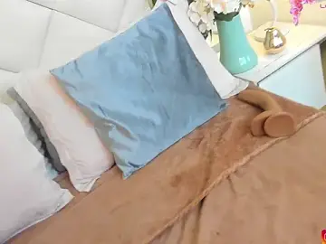 Stripchat Live Sex Cam of SabriVelvet