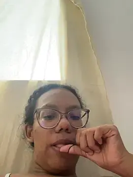 Stripchat Live Sex of Valen_1990