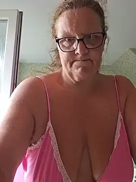 Stripchat Adult Webcam of MissQueenBeex