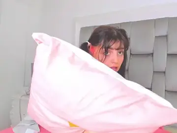 Stripchat Free Porn Cam of dolly_kitter