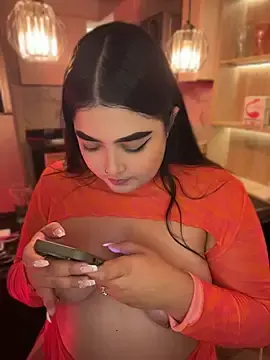 Stripchat Adult Webcams of Lau__Garcia