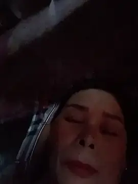 Stripchat Sex Cam of Kiki_sexyy