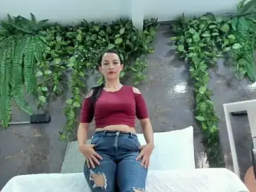 Stripchat Adult Webcams of emily_hunter12