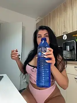 Stripchat Free Porn Cam of Scarlett-Dream