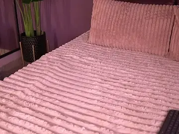 Stripchat Sex Cam of IzzyWild