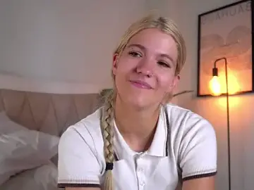 Stripchat Sex Cam of CammyYoula