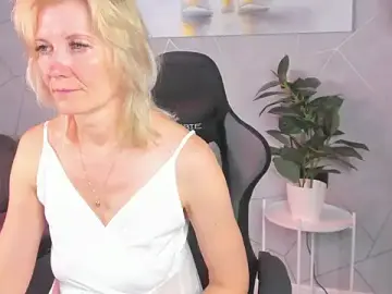 Stripchat Live Porn of Julie_Lucas