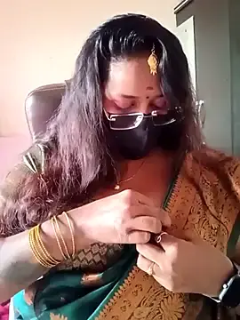 Stripchat Live Sex Cam of poojag_2