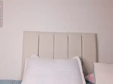 Stripchat Sex Cam of little_caro
