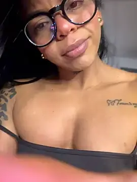 Stripchat Sex Cam of Charly_