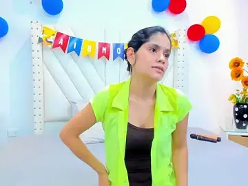 Stripchat Sex Cam of Paulynavera