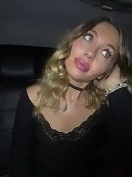 Stripchat Live Sex Cam of Blueeyed_Angel