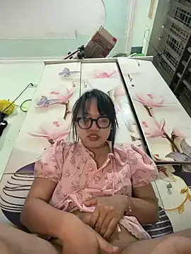 Stripchat Live Porn of Emmiuuuu03