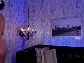 Stripchat Live Sex Cam of MhilaMoon