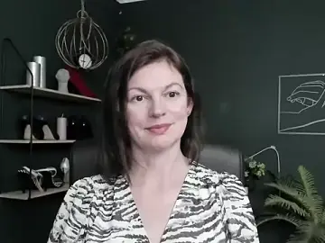Stripchat Live Sex Cam of VivianWILD