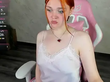 Stripchat Best Webcam of Emilly_Hiil
