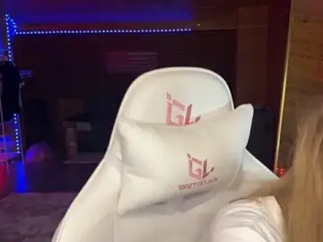 Stripchat Live Sex Cam of OpheliaVoss