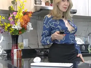 Stripchat Free Live Porn of ashleymilf_1
