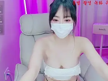 Stripchat Live Sex Cam of baby_taeri