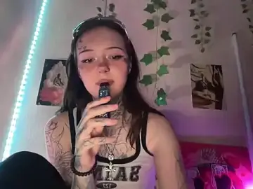 Stripchat Sex Cam of Raven_Armor