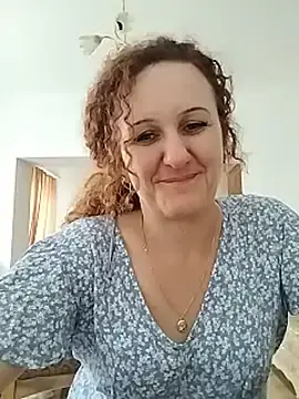 Stripchat Live Sex of KarinaFlower99
