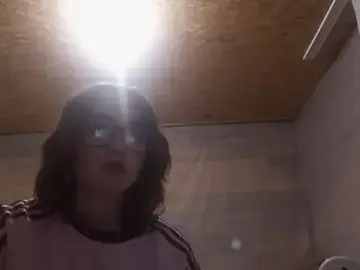 Stripchat Free Porn Cam of OliviaMoment
