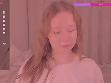 Stripchat Live Sex Cam of kira_lm