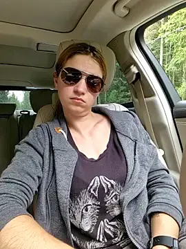 Stripchat Live Sex Cam of Mercedeswoman8